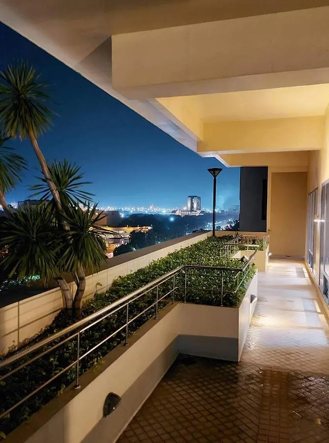 Comfy Condo Grand Riviera Suite, Roxas Blvd Ermita Manila Infront Of Us Embassy Aparthotel